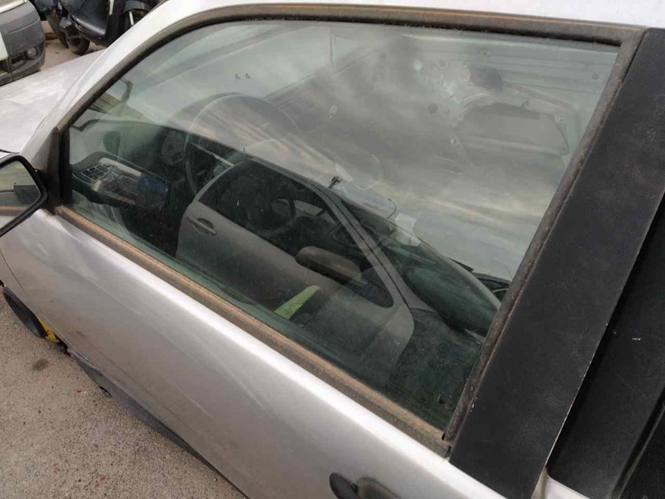 OPEL Ibiza 2 generation (1993-2002) Priekšējais kreisais durvju stikls 43R001582 25334981