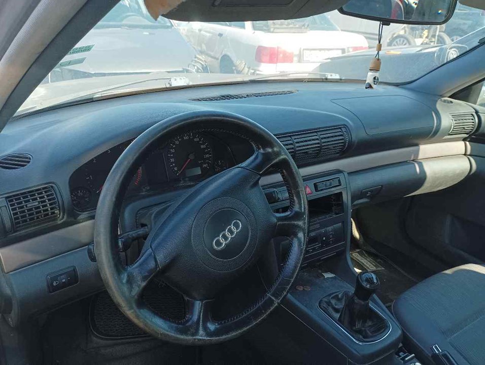 AUDI A4 B5/8D (1994-2001) Zadný nárazník 25779484