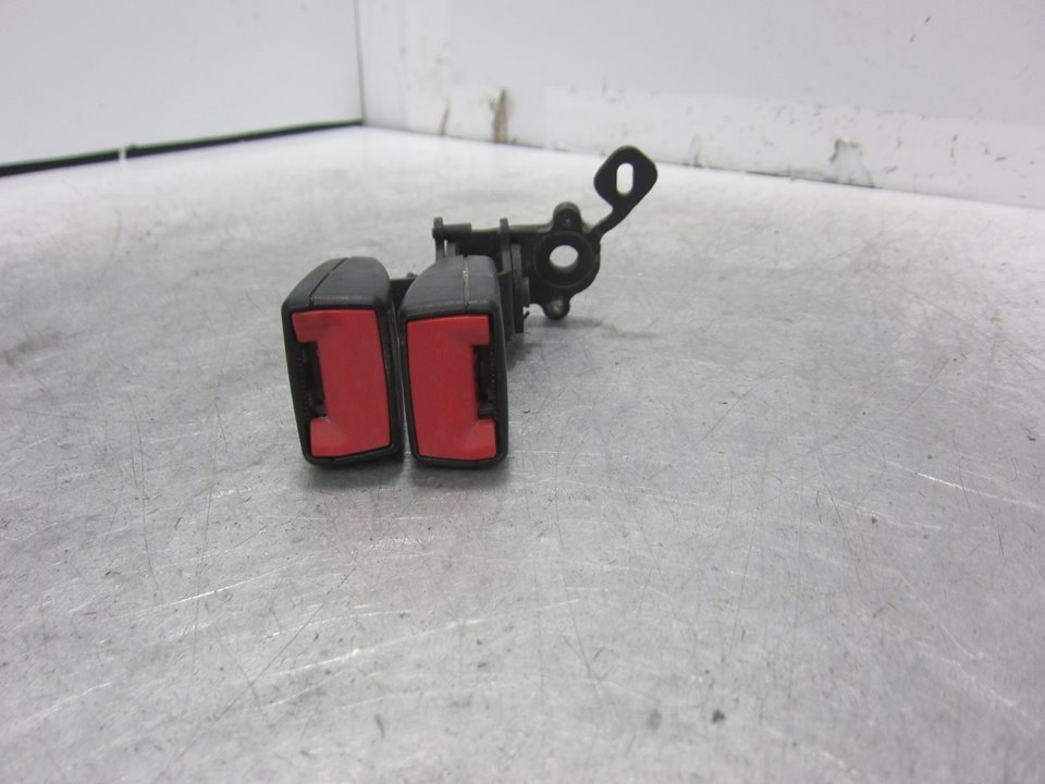 SEAT Leon 3 generation (2012-2020) Rear Middle Seat Buckle 5F0857739 25570871