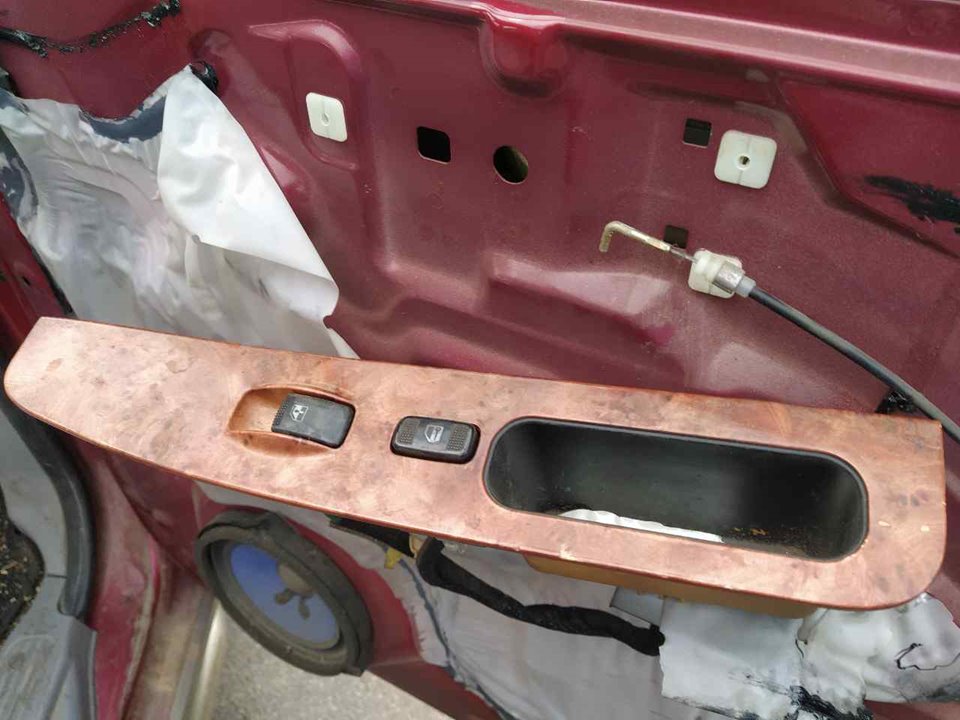 SUBARU Trezia 1 generation (2010-2016) Кнопка стеклоподъемника передней правой двери 25378216