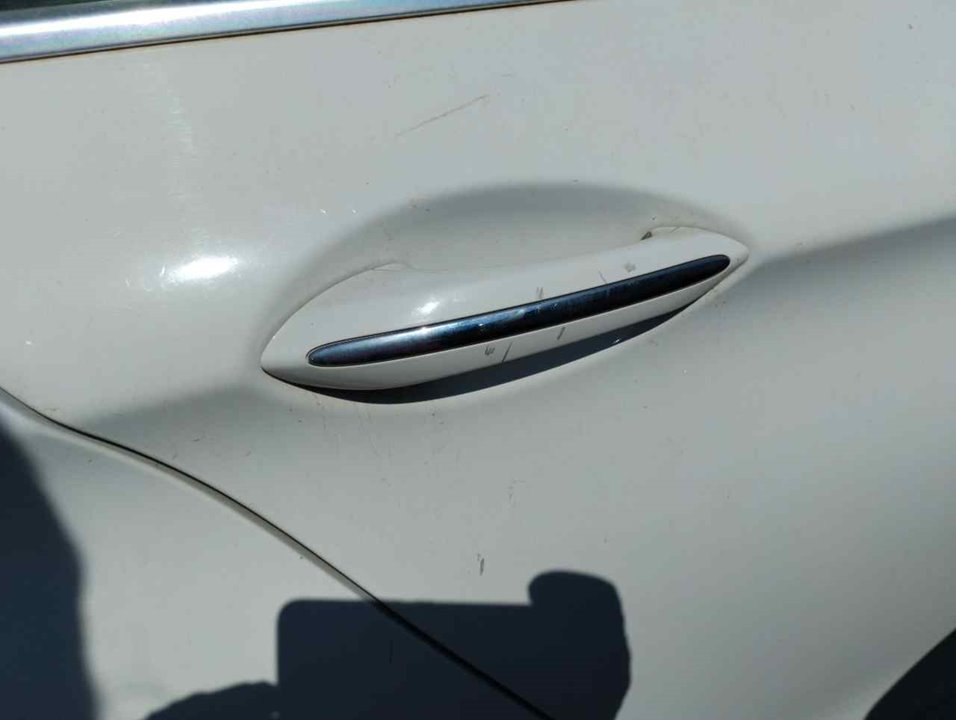 BMW 5 Series F10/F11 (2009-2017) Bakre högra dörrens yttre handtag 25428440