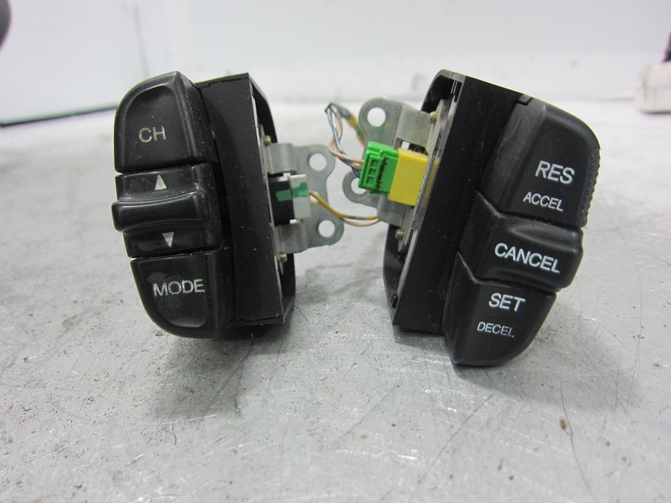 HONDA CR-V 2 generation (2001-2006) Переключатель кнопок 25363058
