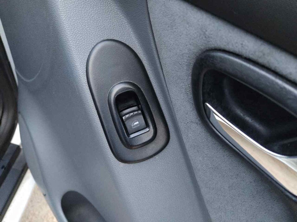 SEAT Toledo 2 generation (1999-2006) Priekinių dešinių durų langų pakėlimo mygtukai 25334929