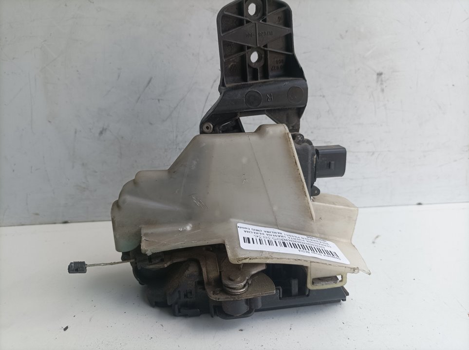 VOLKSWAGEN Passat B5 (1996-2005) Замок задней правой двери 3B0837868 21279464