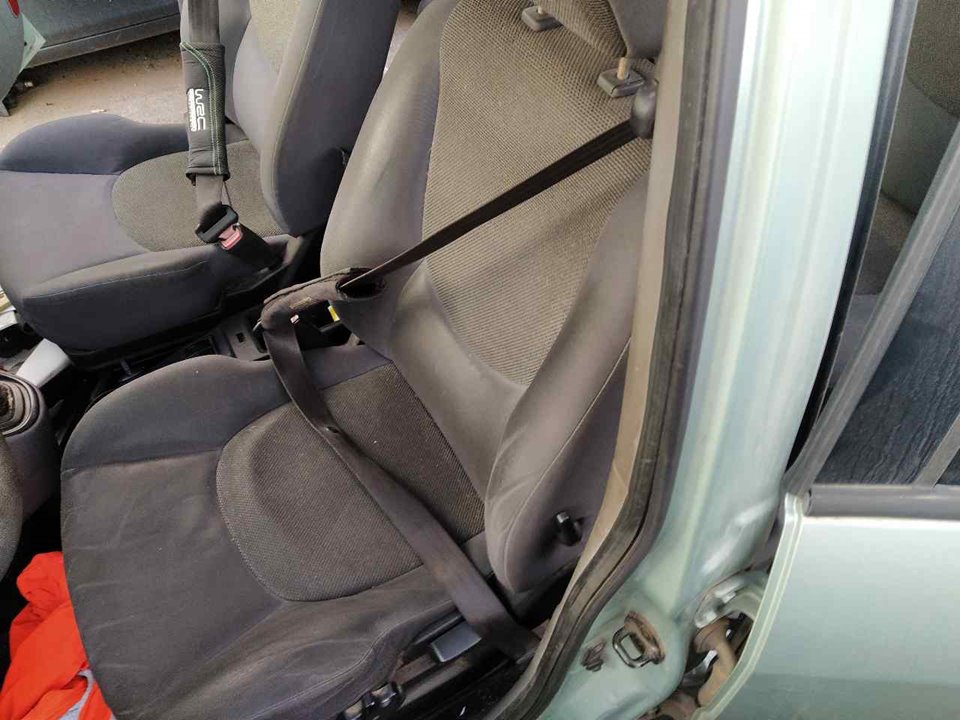 HYUNDAI Matrix 1 generation (2001-2010) Front Left Seatbelt 25358923