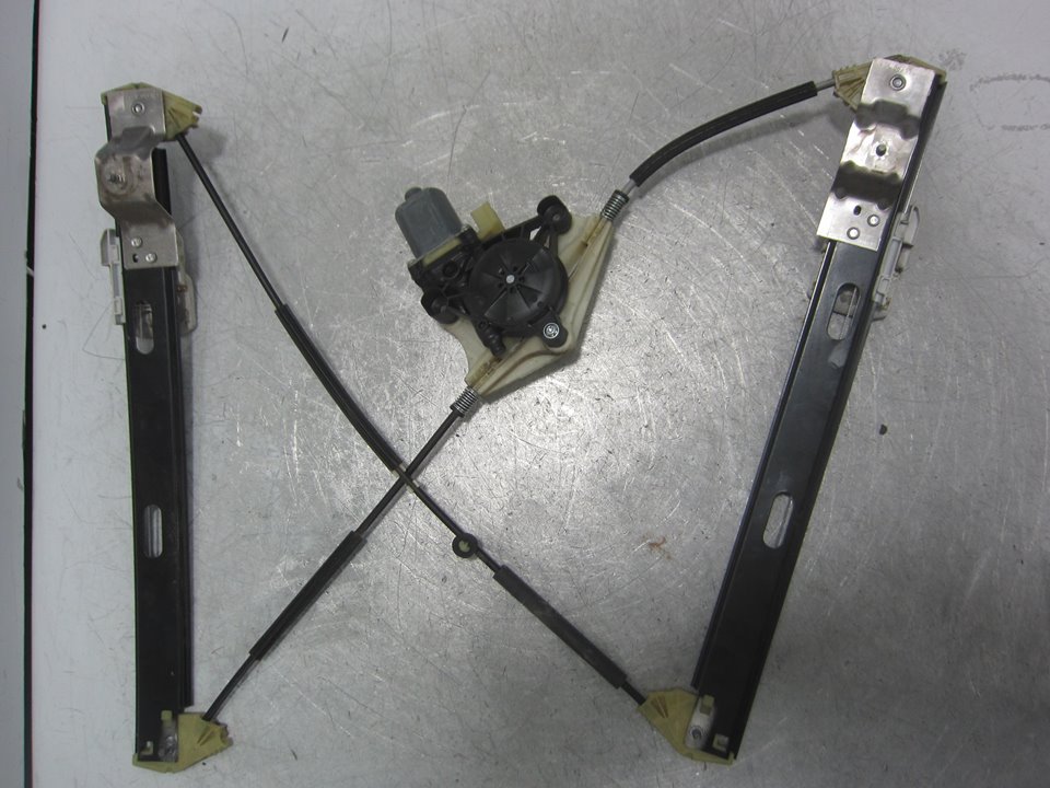 SEAT Leon 3 generation (2012-2020) Front Right Door Window Regulator 5F4837462C 25759250