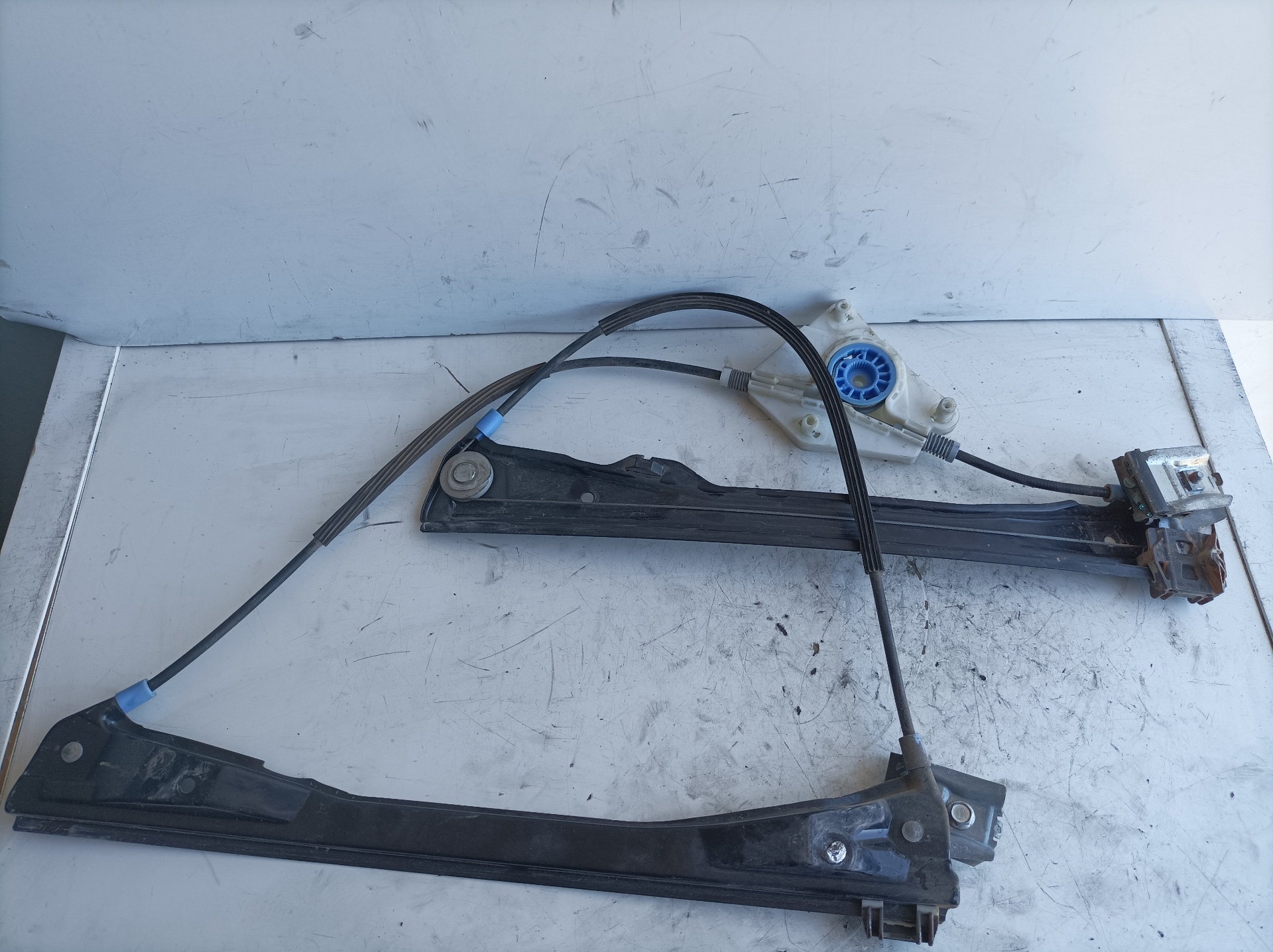 SEAT Cordoba 2 generation (1999-2009) Front Left Door Window Regulator 6L3837461 21280643