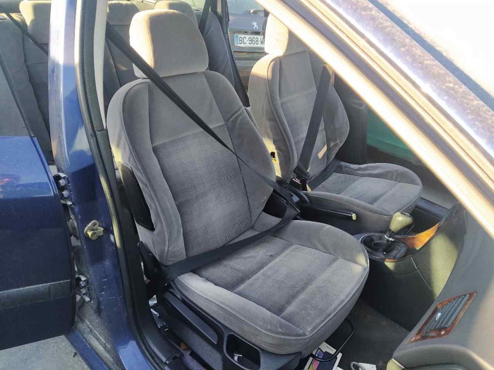 PEUGEOT 307 1 generation (2001-2008) Front Right Seat 25377172
