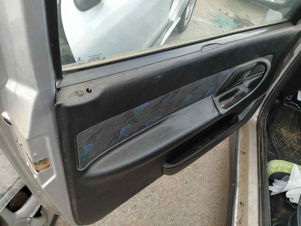 OPEL Ibiza 2 generation (1993-2002) Priekinių kairių durų stiklo pakelėjas 25334928