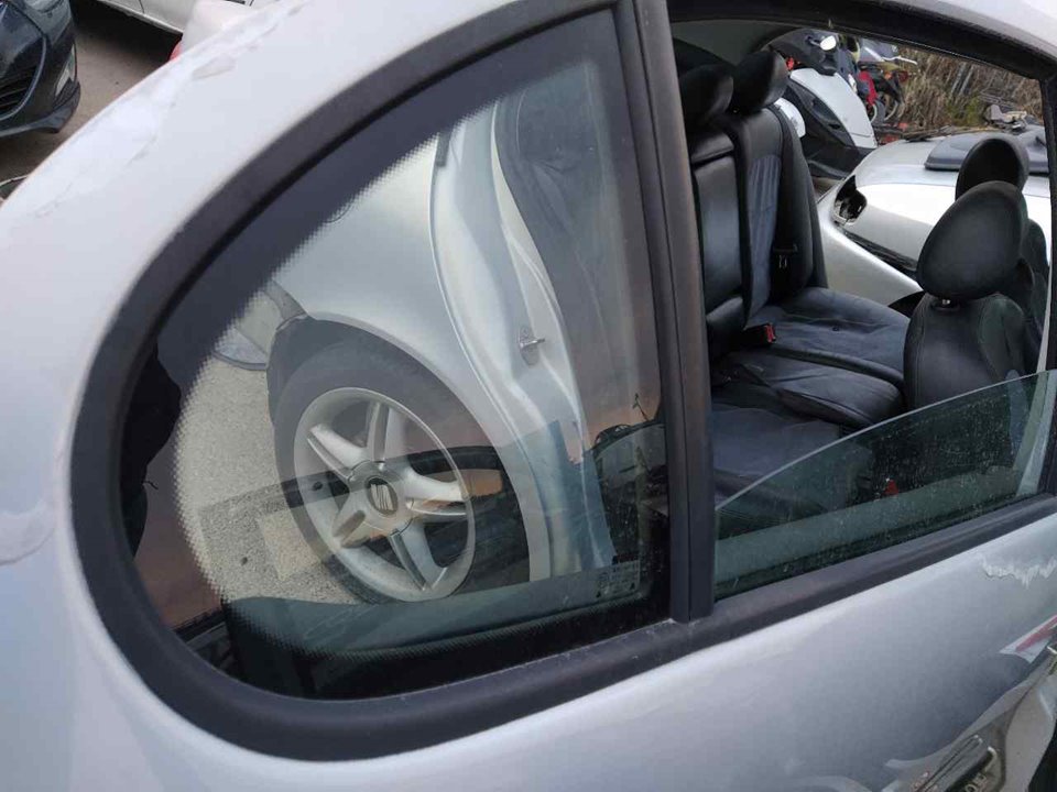 SEAT Toledo 2 generation (1999-2006) Aizmugurējais labais durvju stikls 43R00048 25334914