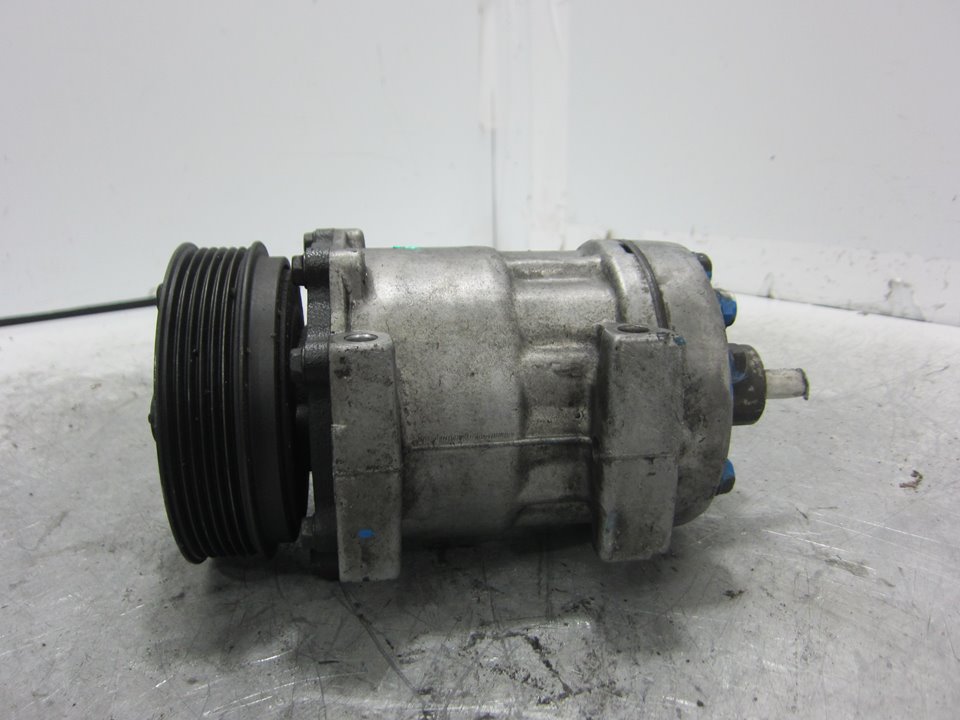 VOLKSWAGEN Air Condition Pump 8200040681 25354188