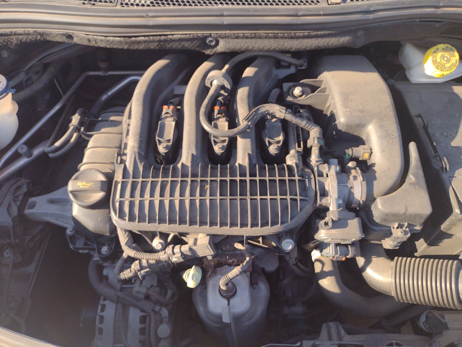 PEUGEOT 208 Peugeot 208 (2012-2015) Engine HM05 24881066 - Used parts ...