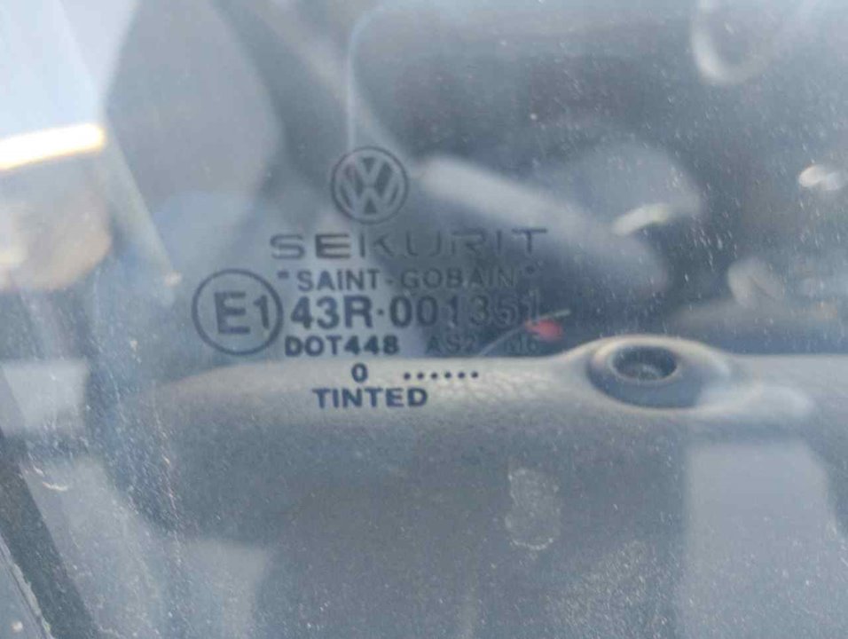 VOLKSWAGEN Golf 4 generation (1997-2006) Фортка передней правой двери 43R001351 25329253