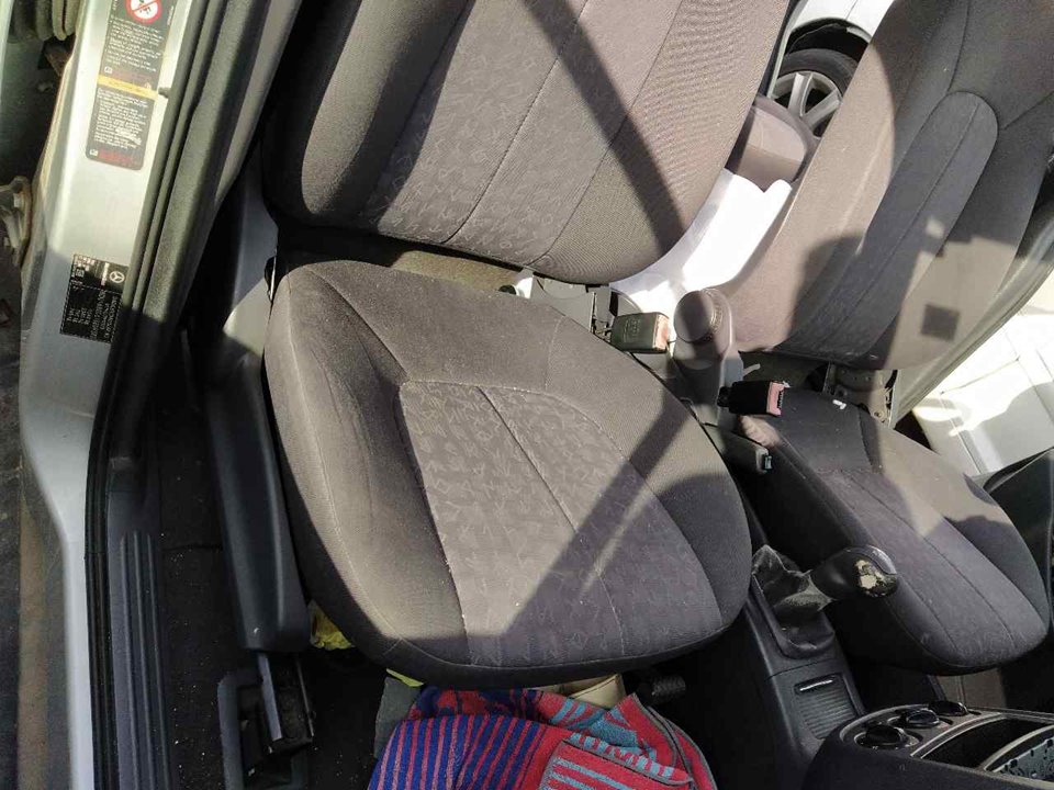 VAUXHALL 2 generation (2005-2012) Front Right Seat 25375249