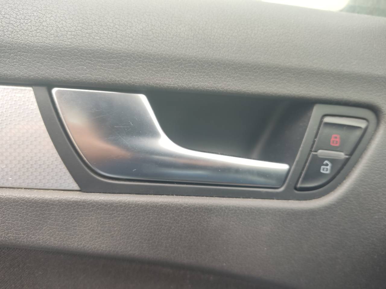 AUDI A5 Sportback Кронштейн ручки передней левой двери 25436630