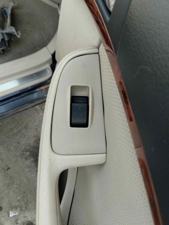 TOYOTA Avensis 2 generation (2002-2009) Priekinių dešinių durų langų pakėlimo mygtukai 25344347