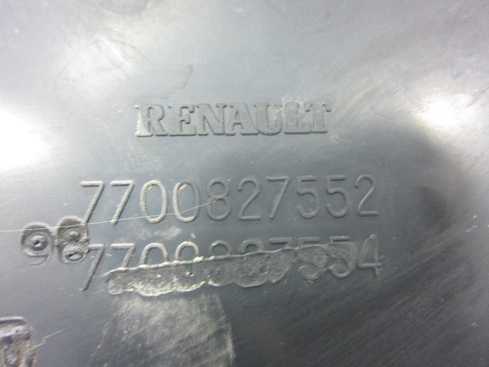 RENAULT Clio 1 generation (1990-1998) Galinis dešinys žibintas 7700827552 24941390