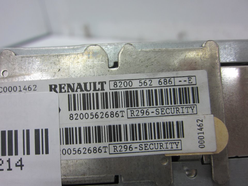 RENAULT Scenic 2 generation (2003-2010) Автомагнитола без навигации 8200562686 24940402