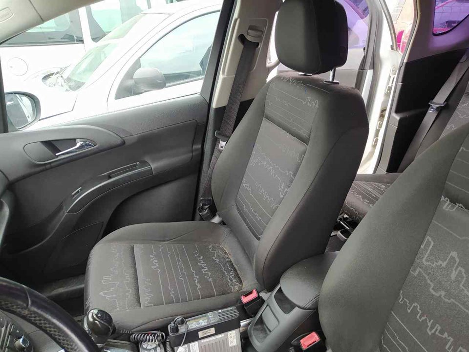 OPEL Meriva 2 generation (2010-2020) Front Right Seat 25333248