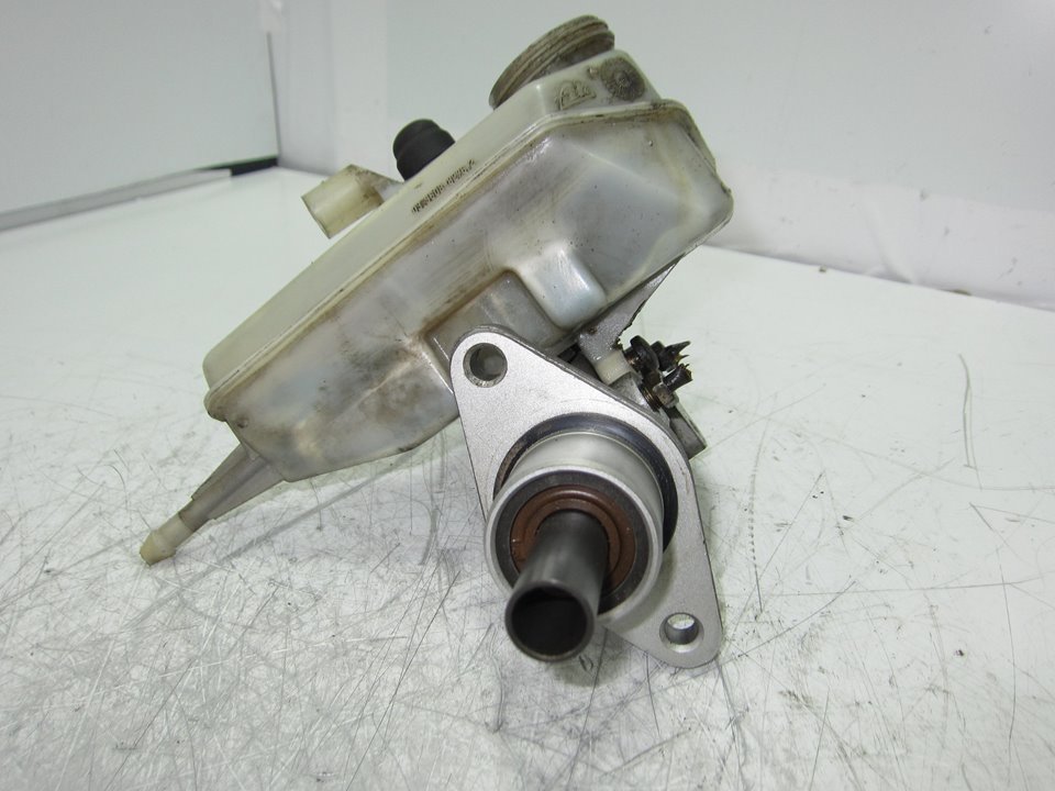 VOLKSWAGEN Golf 3 generation (1991-1998) Cylindre de frein 03350882762 21325858