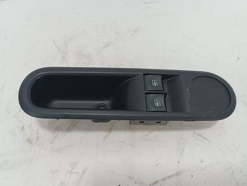 RENAULT Twingo 3 generation (2014-2023) Кнопка стеклоподъемника передней левой двери 809600758R 24936330