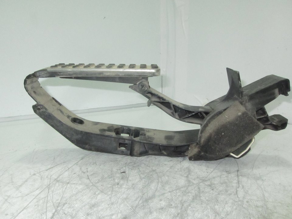 MITSUBISHI C-Class W203/S203/CL203 (2000-2008) Gasspedal A2113010001 21325939