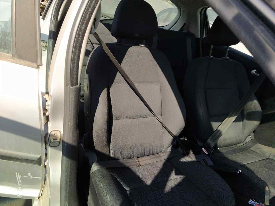 PEUGEOT P12 (2001-2008) Front Right Seat 25377551