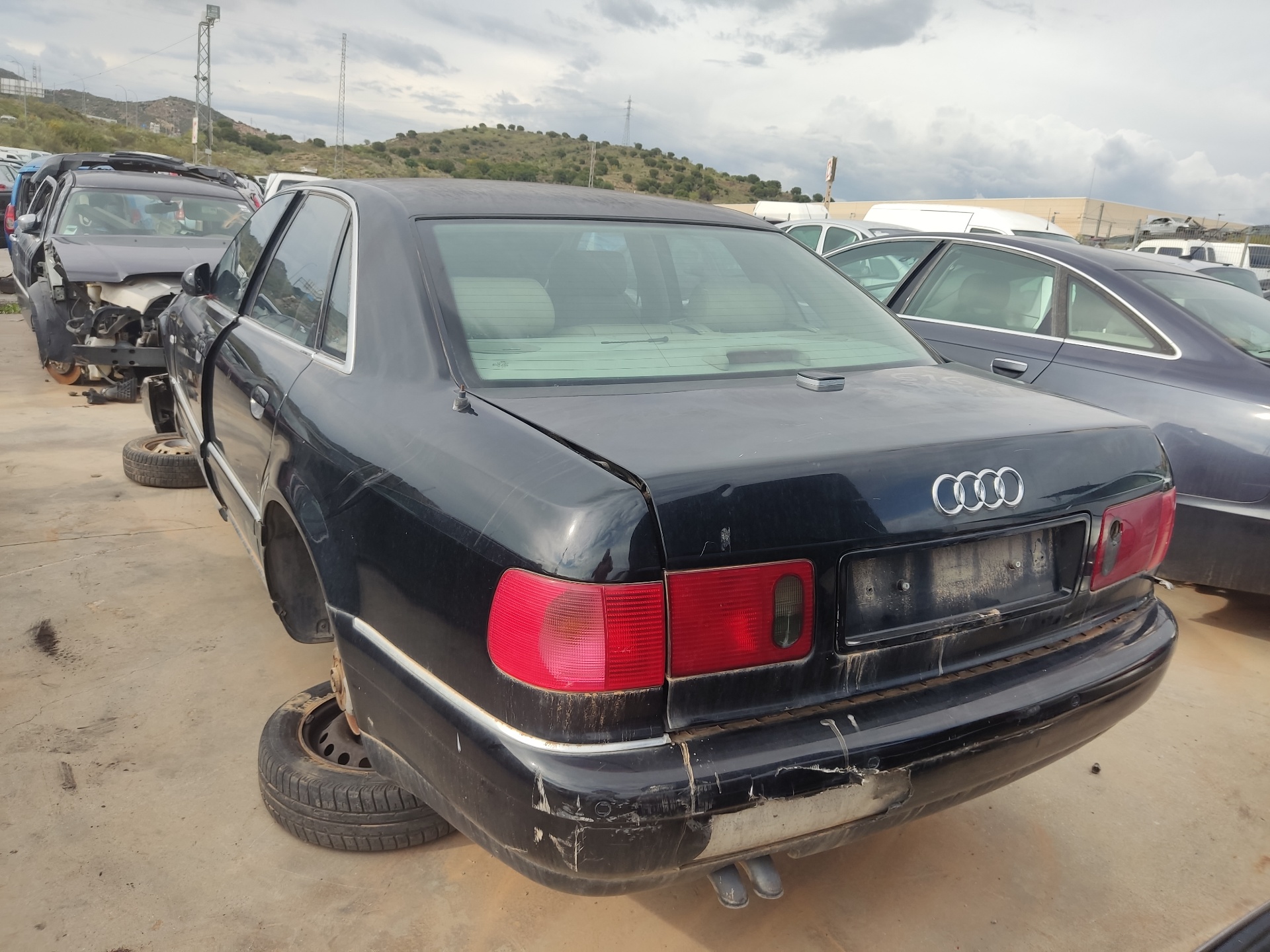 AUDI A8 D2/4D (1994-2002) Фонарь задней крышки 25441004