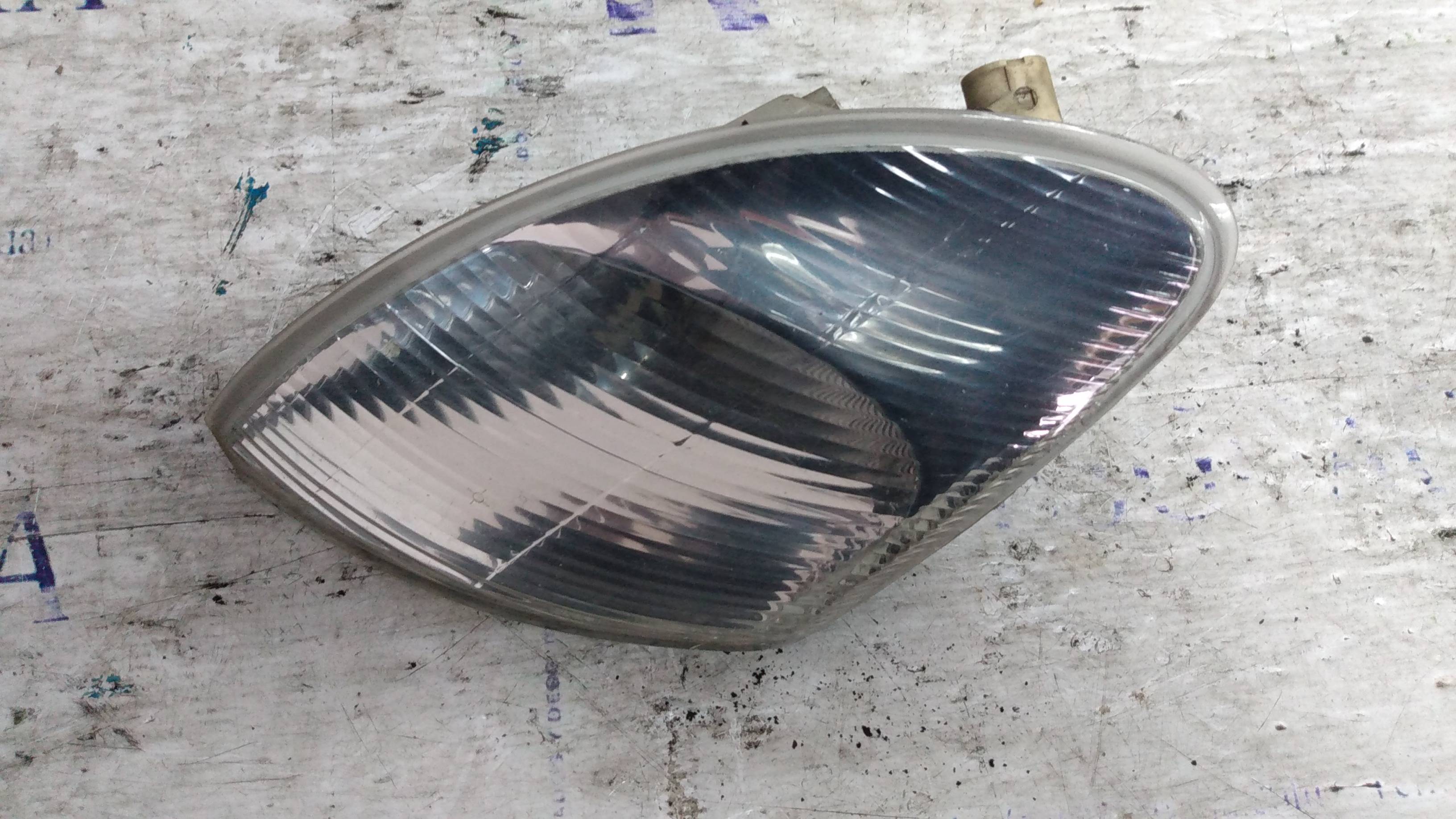 MERCEDES-BENZ Megane 1 generation (1995-2003) Front Right Fender Turn Signal 7700831467 23557536