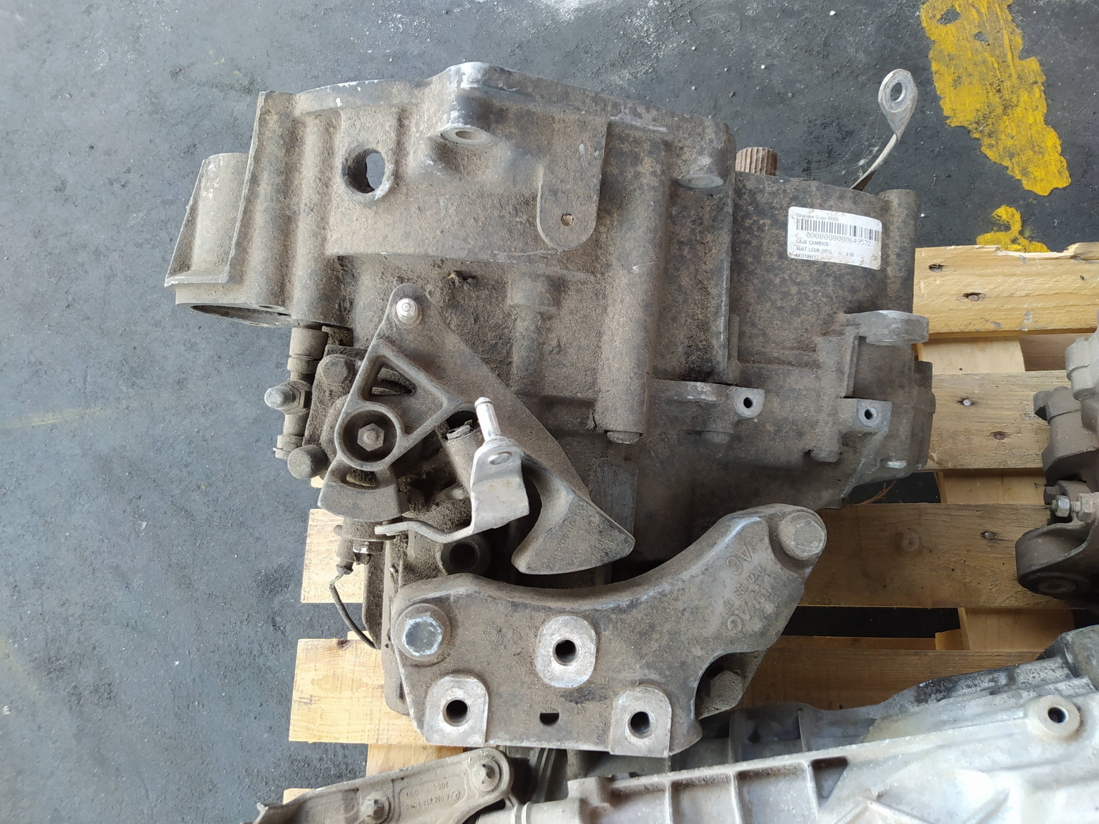 SEAT Leon 2 generation (2005-2012) Gearbox GRF 21276037