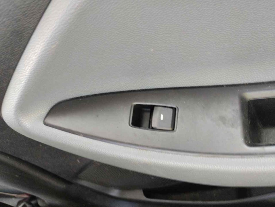 HYUNDAI i20 IB (2 generation) (2014-2020) Кнопка стеклоподъемника задней правой двери 25331033