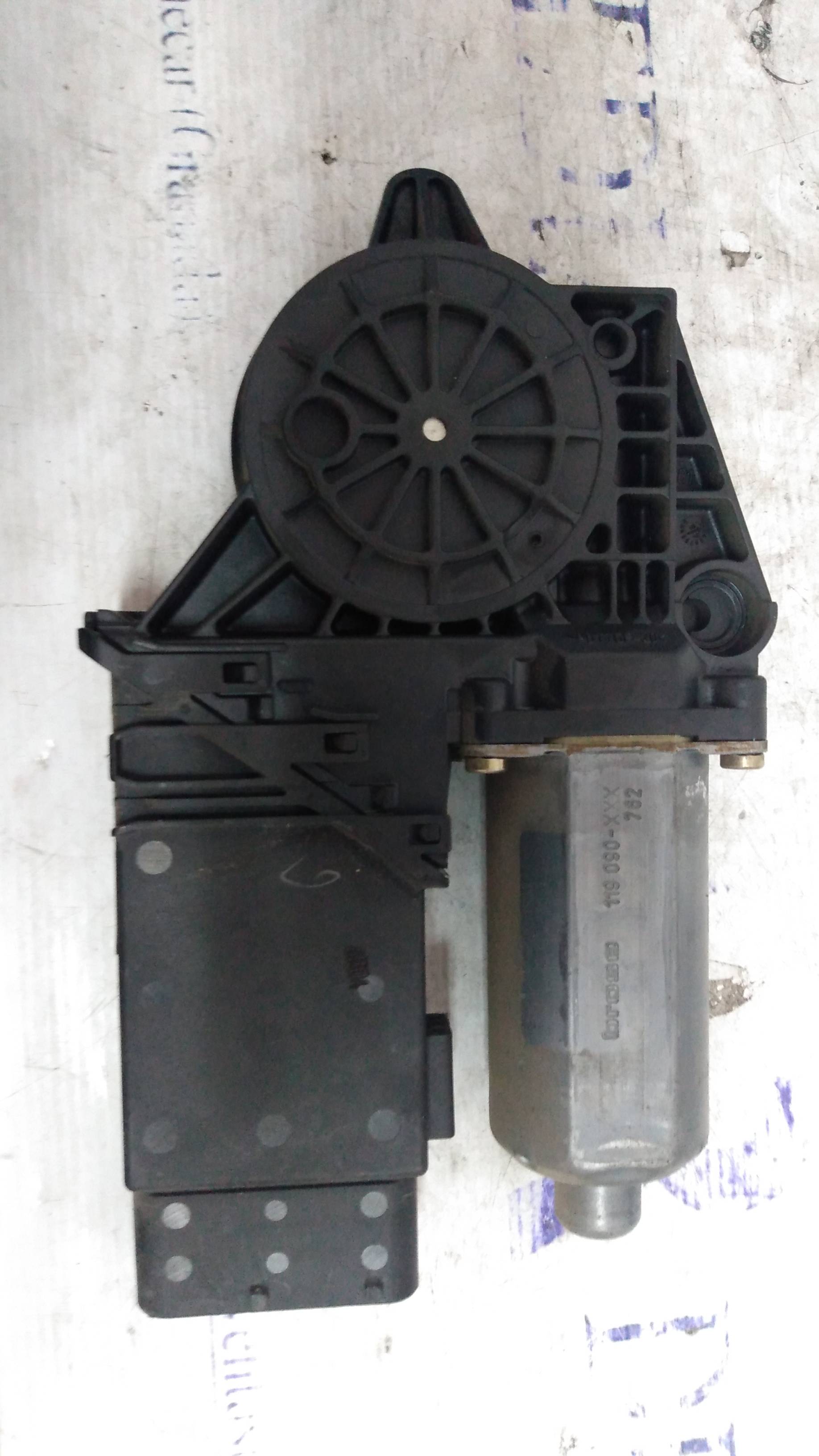 VOLKSWAGEN Passat B5 (1996-2005) Front Right Door Window Control Motor 0130821694 21276074