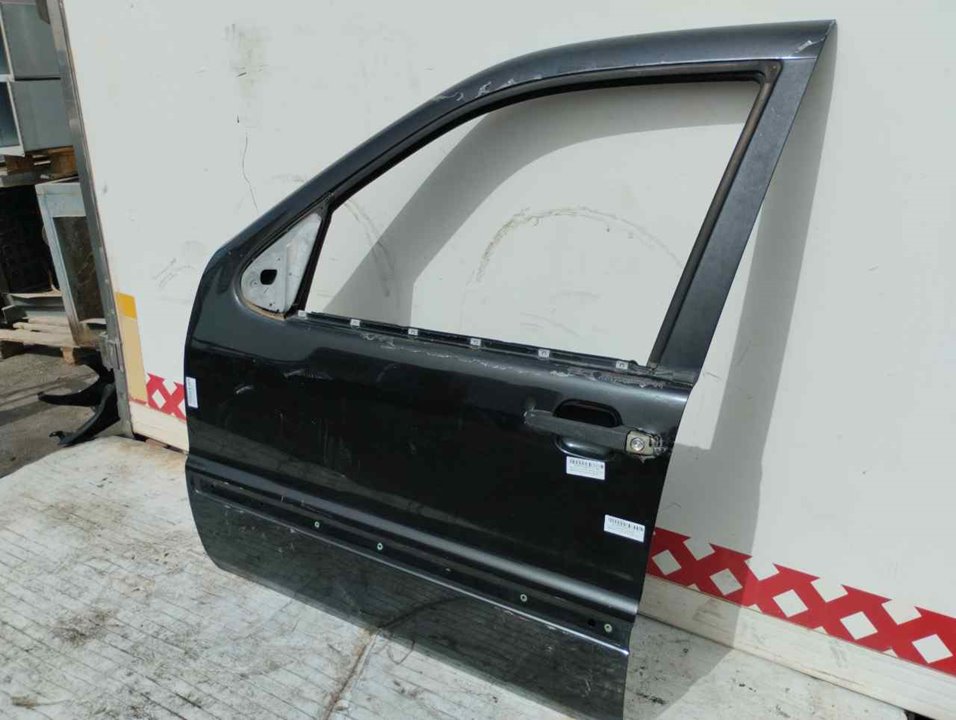 MERCEDES-BENZ M-Class W163 (1997-2005) Front Left Door 21284023