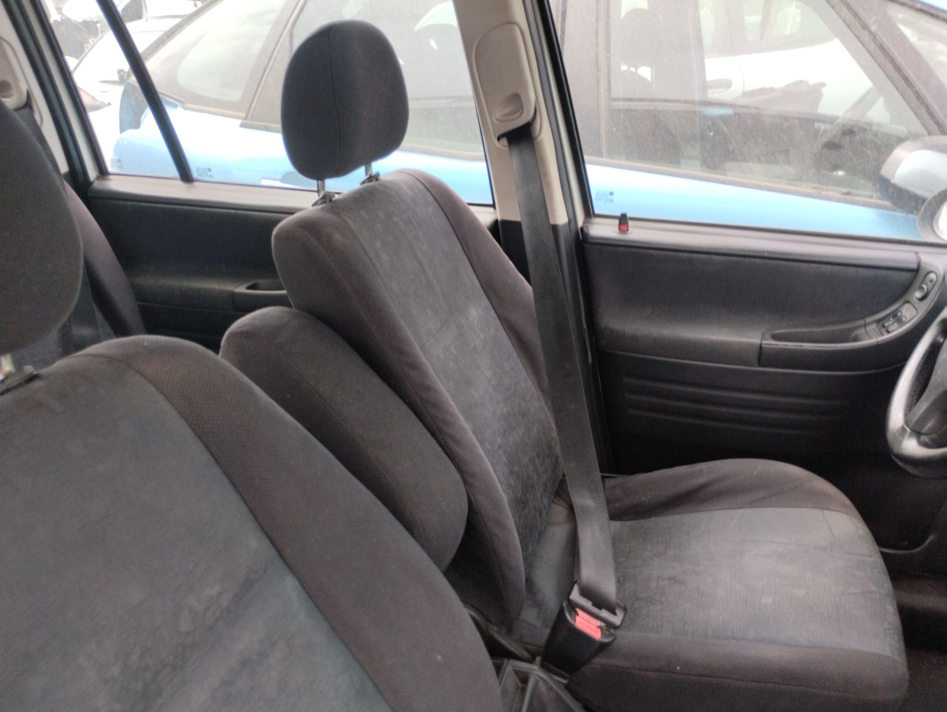 OPEL Astra F (1991-2002) Front Left Seatbelt 25338343