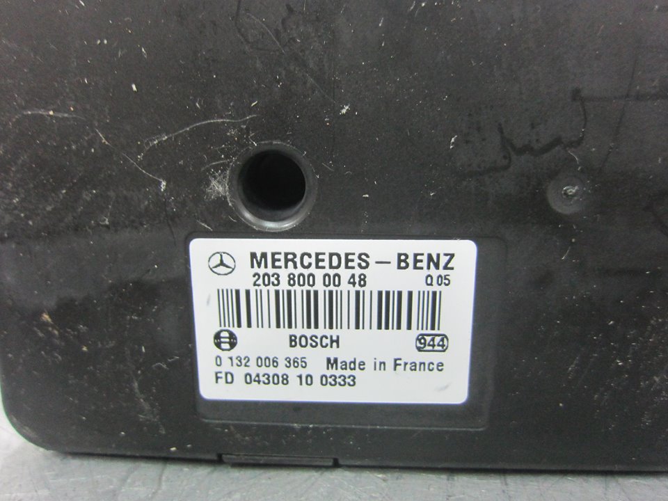 MERCEDES-BENZ CLS-Class C219 (2004-2010) Pompe à vide à verrouillage centralisé 2038000048 25758307