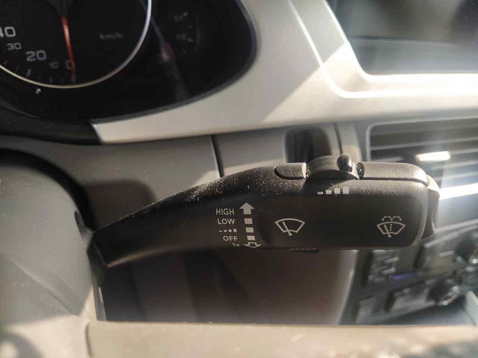AUDI A4 B8/8K (2011-2016) Interrupteur de manette d'essuie-glace 25373820