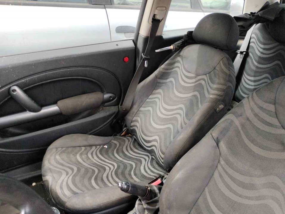 MINI Cooper R50 (2001-2006) Front Right Seat 25343692