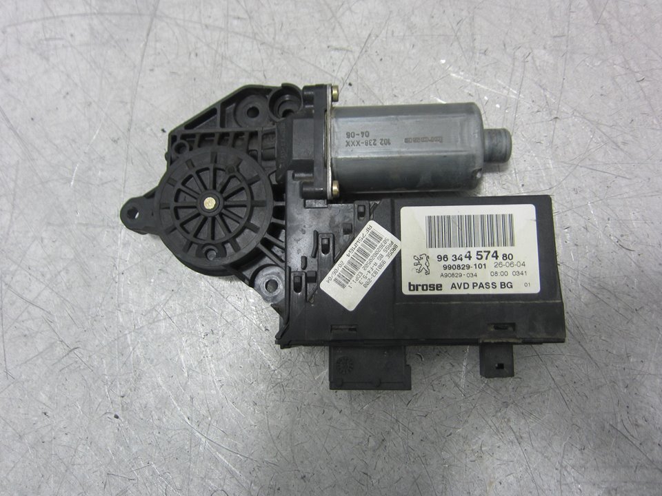 SKODA 307 1 generation (2001-2008) Маторчик стеклоподъемника передней правой двери 9634457480 24937637