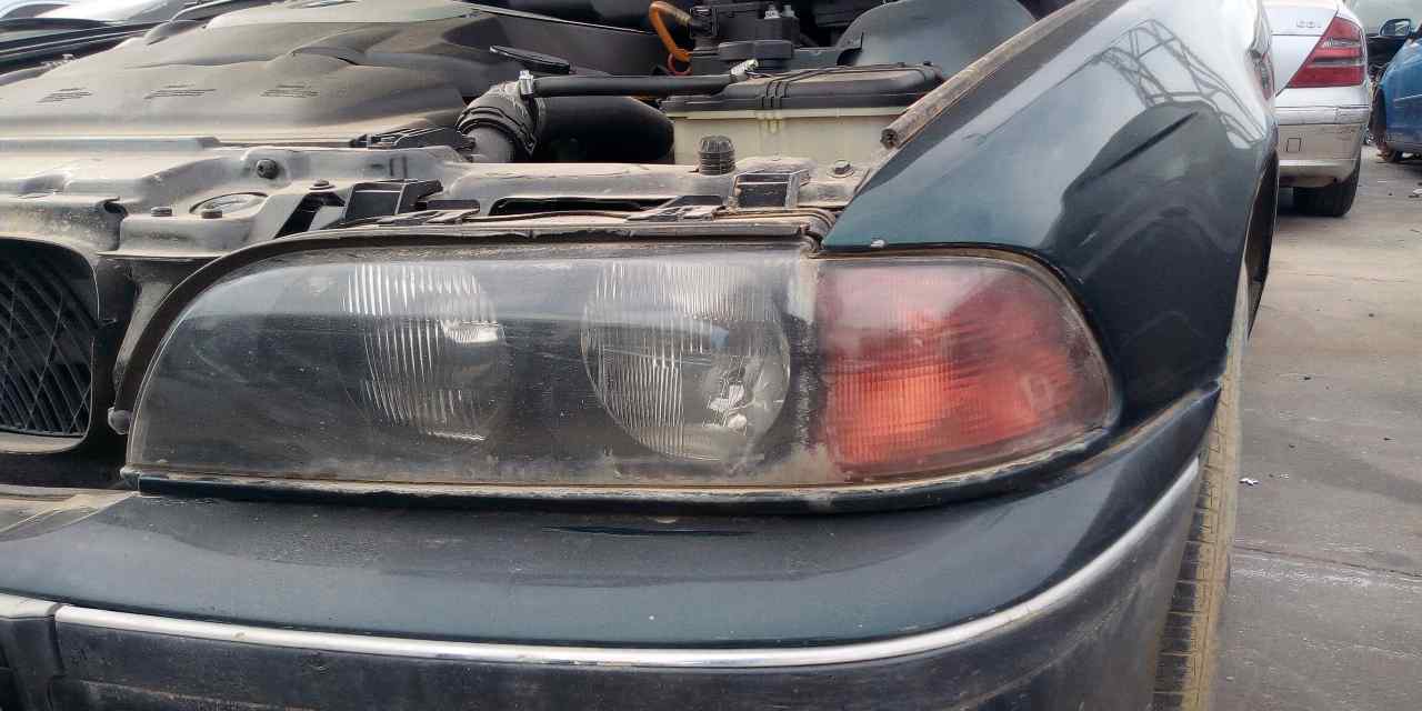 BMW 5 Series E39 (1995-2004) Fram vänster strålkastare 25372833
