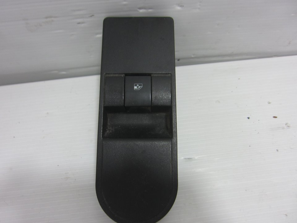 OPEL Legacy 5 generation (2009-2015) Front Right Door Window Switch 13197132 25377291