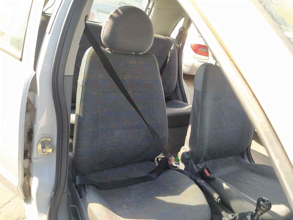 OPEL Corsa C (2000-2006) Front Right Seat 25377640