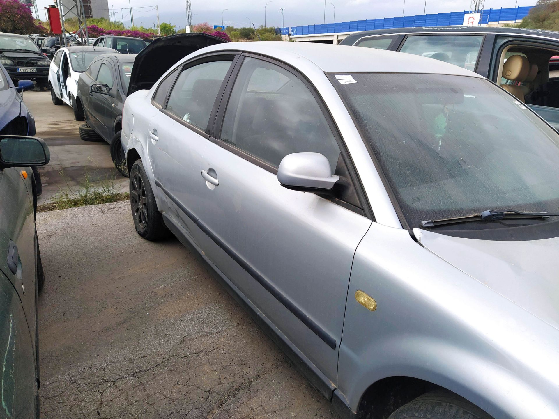 VOLKSWAGEN Passat B3 (1988-1993) Priekinių dešinių durų fortkutė (mažasis stiklas) 25741818