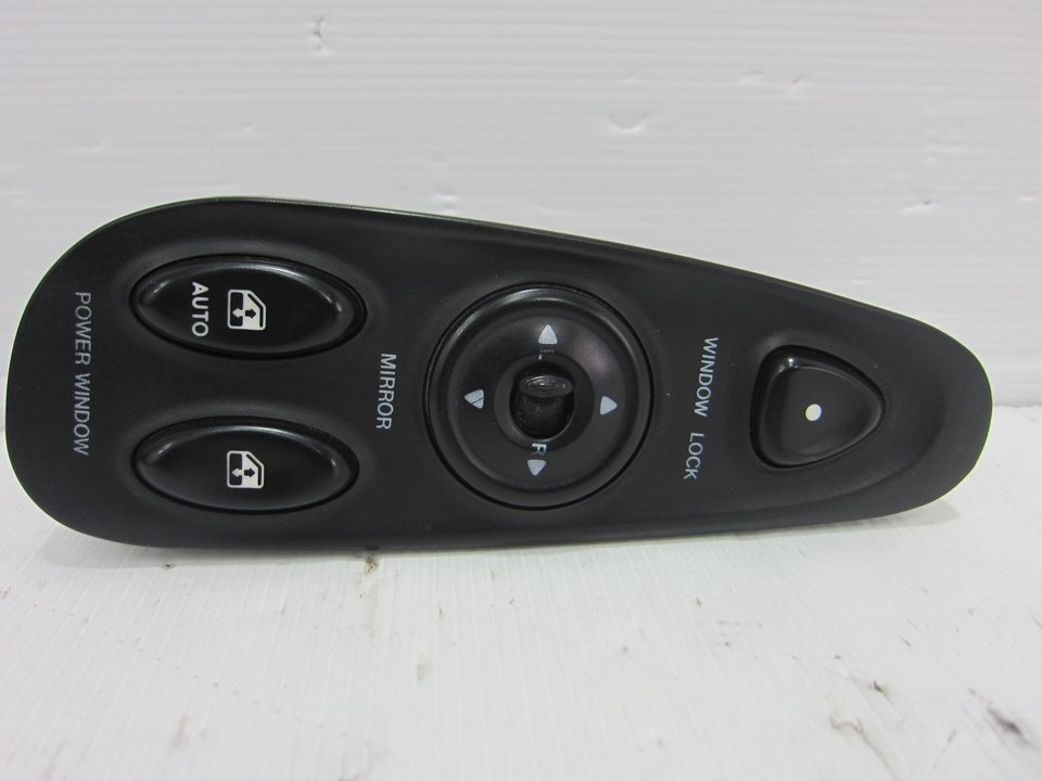 HYUNDAI RD (1 generation) (1996-2002) Priekinių kairių durų langų pakėlimo mygtukai 9357027100B 24961250