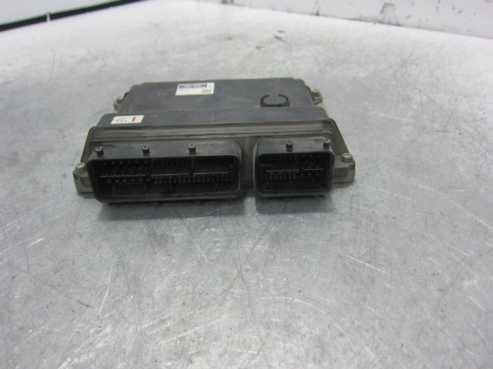 LEXUS IS XE20 (2005-2013) Moottorin ohjausyksikkö ECU 8966153740 25311050