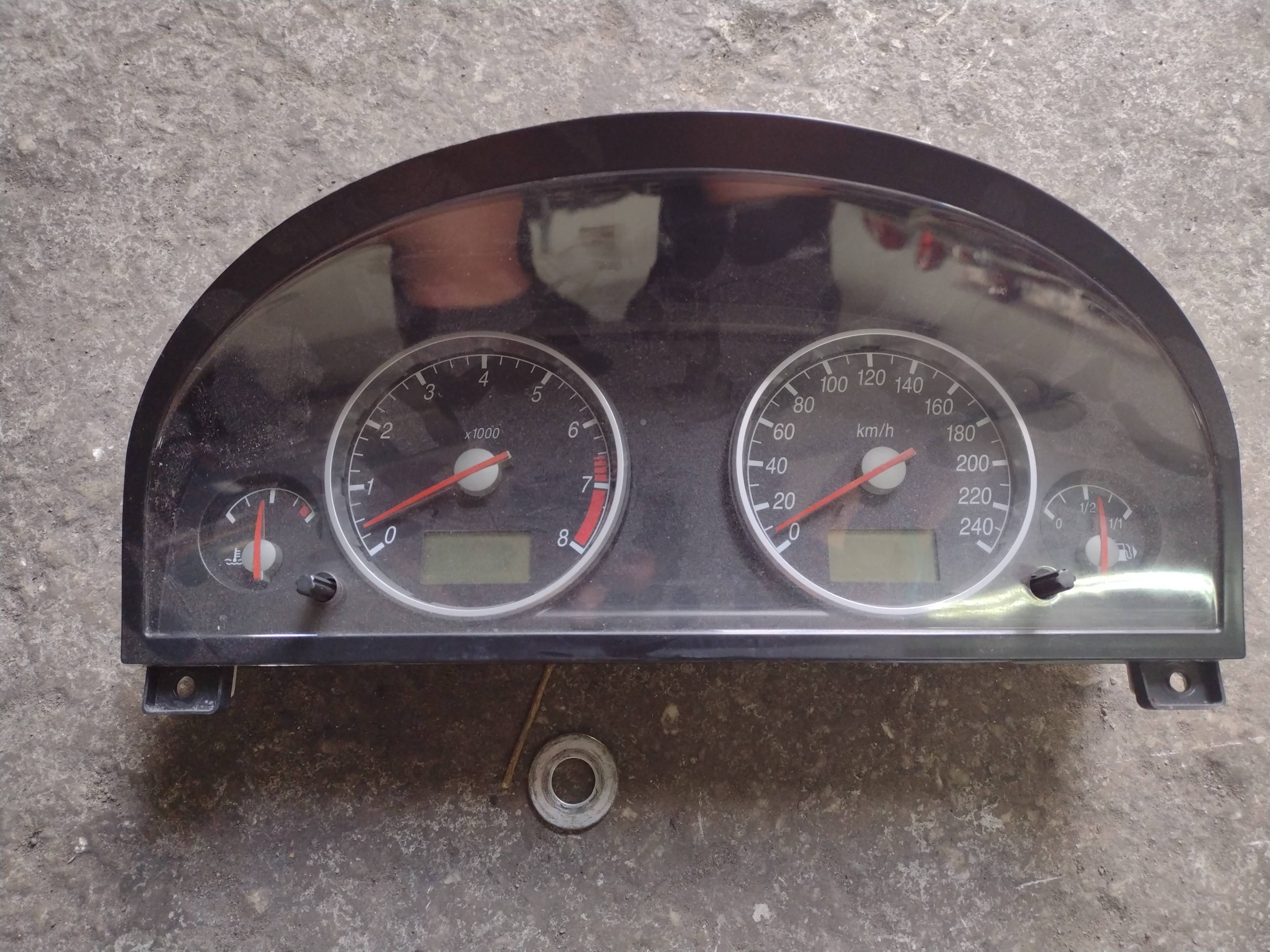 FORD Mondeo 3 generation (2000-2007) Speedometer 1S7F10841 21276862