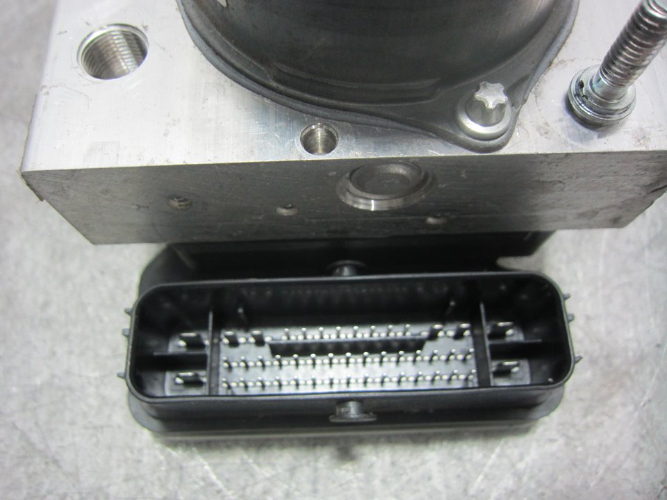 Abs 5GB 9824311280 de Peugeot 508 0-0 360 CV con 31291 km - pieza usada