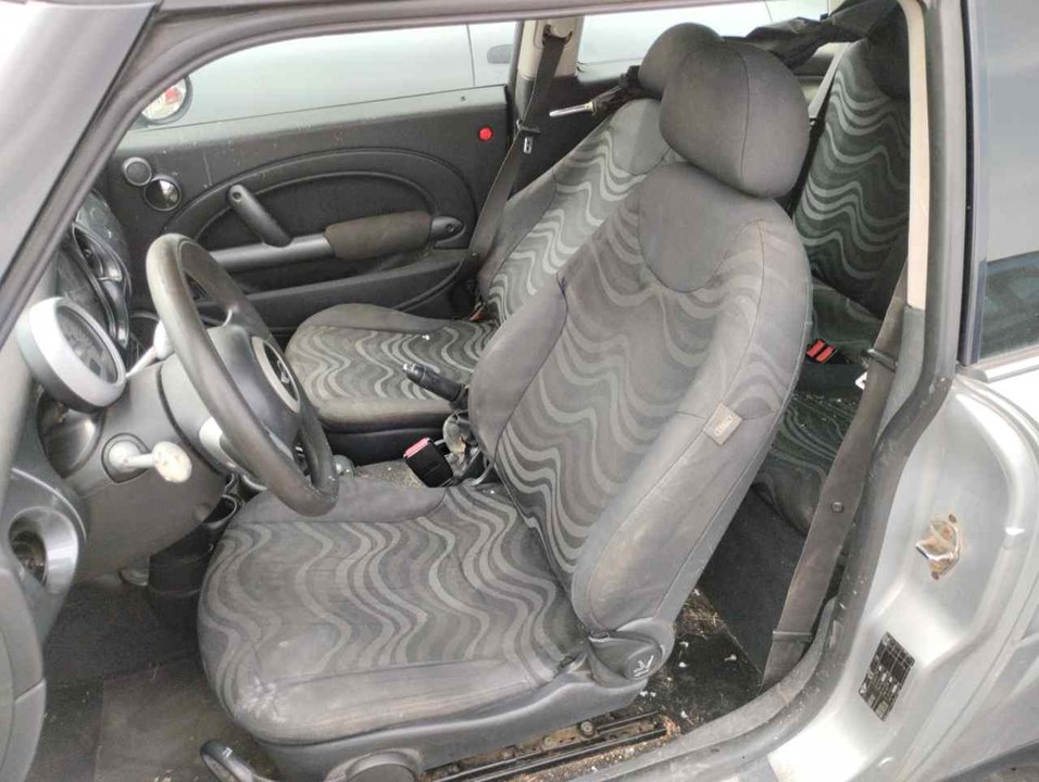 MINI Cooper R50 (2001-2006) Front Left Seat 25343780
