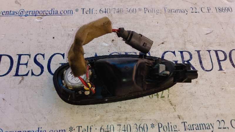 SEAT Leon 2 generation (2005-2012) Mâner de deschidere interioară stânga spate 5P0837113 21273049