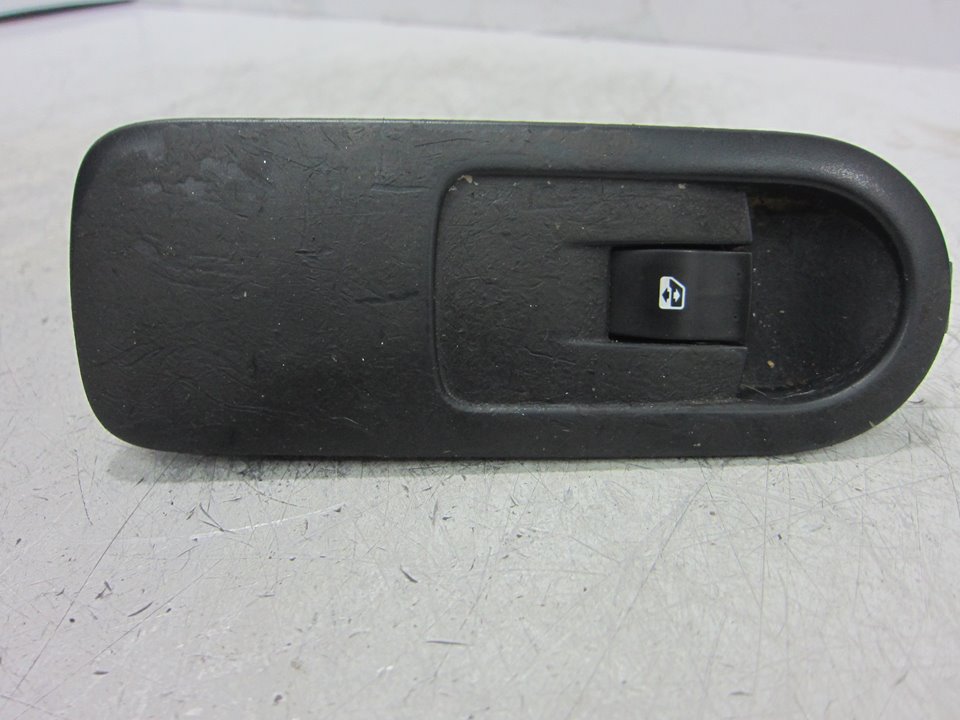 DODGE Scenic 2 generation (2003-2010) Кнопка стеклоподъемника передней правой двери 156013740 24962963
