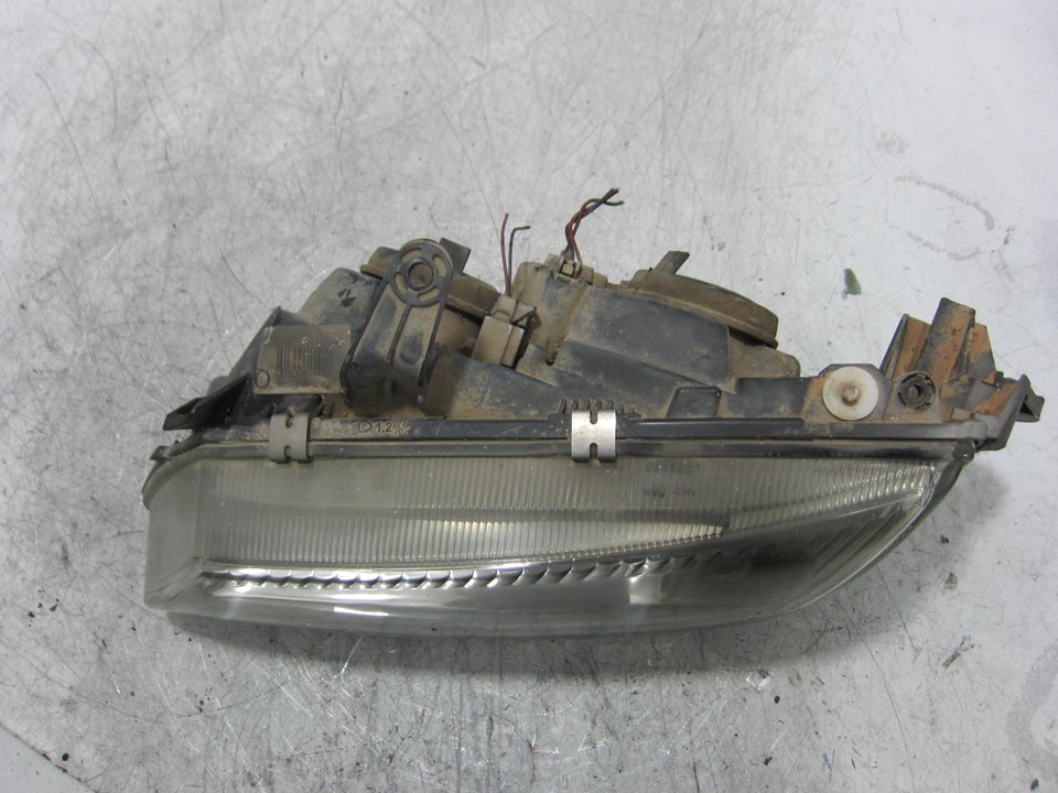 NISSAN Almera N16 (2000-2006) Fram vänster strålkastare 89003331 24935819